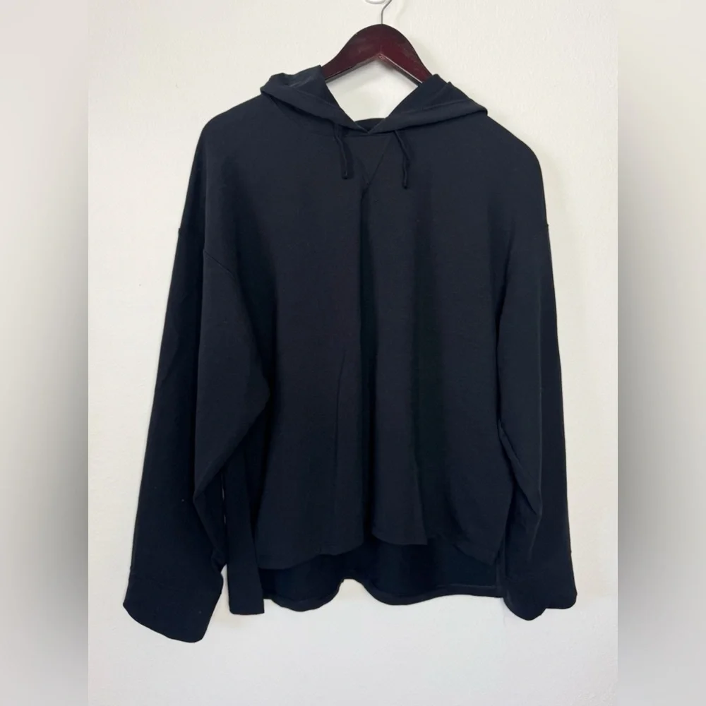 Nike Yoga Dri-Fit Hoodie Women’s Medium Black Lightweight Activewear Training At
